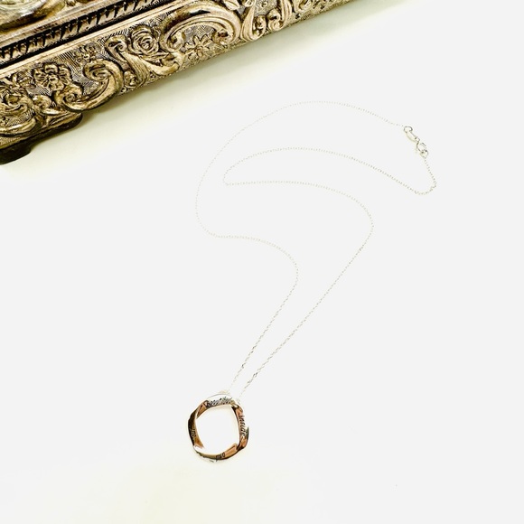 Vintage Silver Beautiful Dainty Pendant Necklace - Picture 15 of 16